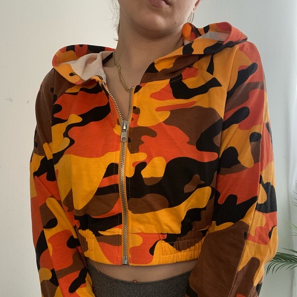Cropped orange army hoodie - Picture 4 of 12